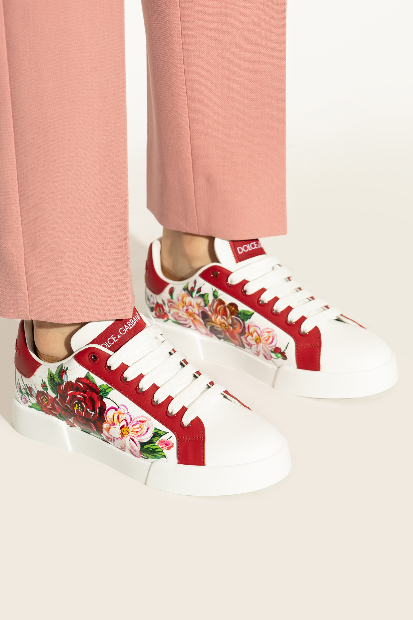Dolce & Gabbana SPORTS SHOES WITH A FLORAL MOTIF 花柄靴 ロゴ Dolce & Gabbana Sports shoes with a floral motif | Women's
